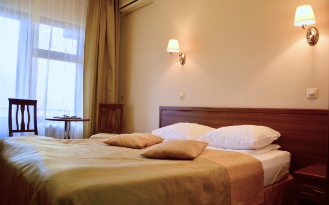 Yug Hotel