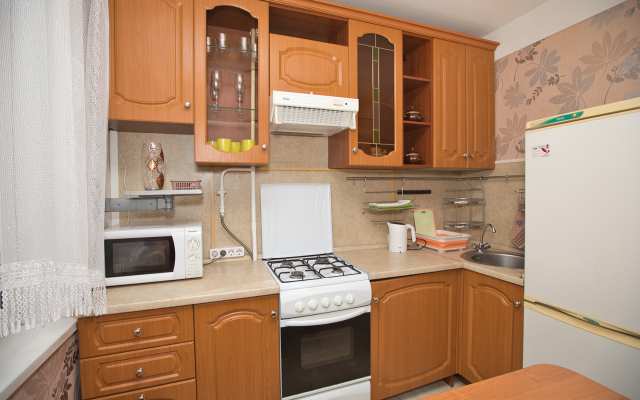 Odnokomnatnaya Nedaleko Ot Metro Ulitsa Akademika Yangelya Apartments