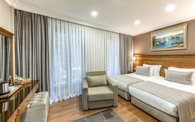 Royan Suites Boutique Hotel
