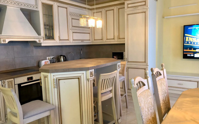 Апартаменты в центре с видом на Севастопольскую бухту