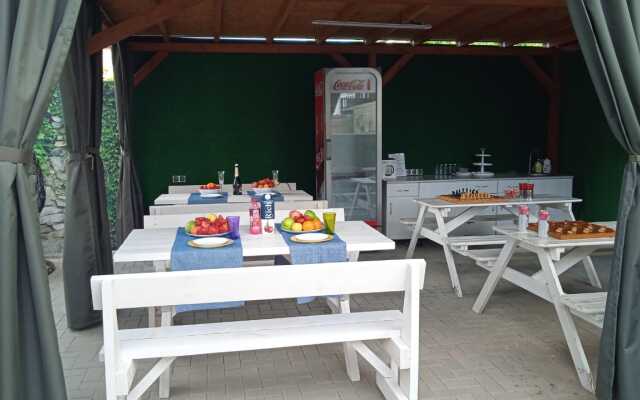 Aysberg Guest House with city view