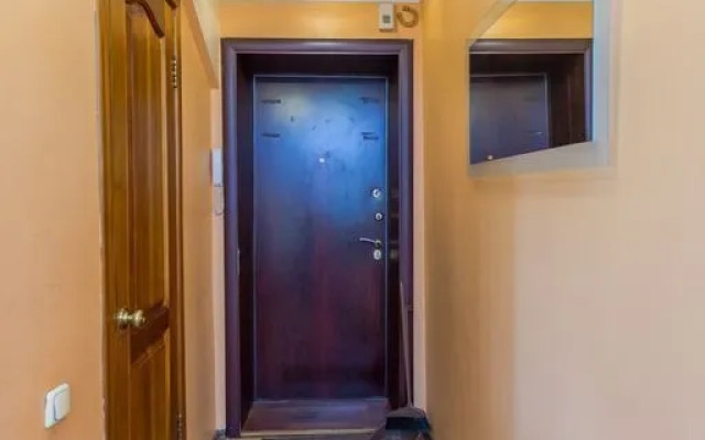 Na Ul. Pologaya 24 Flat