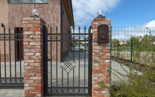 Studiya s Terrasoy Private House