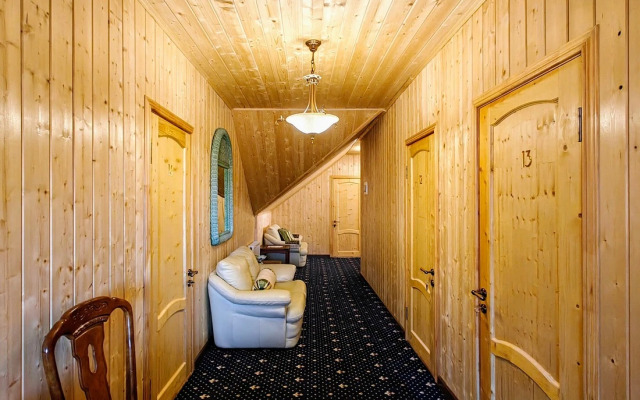 Отель Golden House