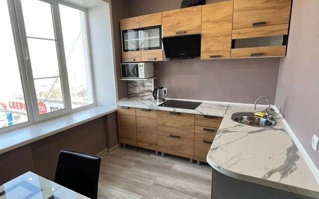Trekhkomnatnaya V Tsentre Flat