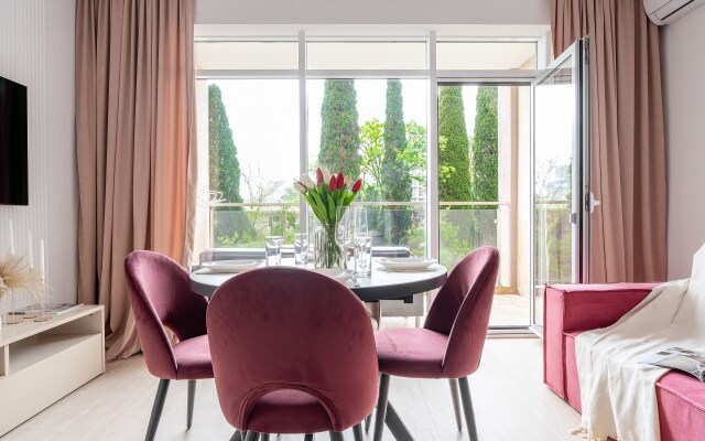 Апартаменты Red Apartment Светлана Парк Элис