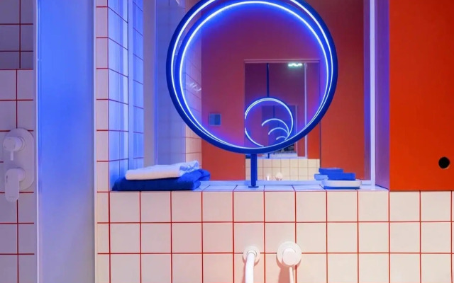 Квартира Уникальная студия с самым высоким подиумом