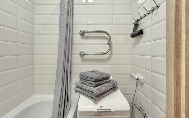 Жилое помещение 2-к квартира у метро Молодежная с яркими закатами