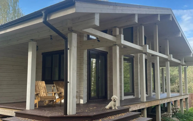 Shale V Lesu Guest house
