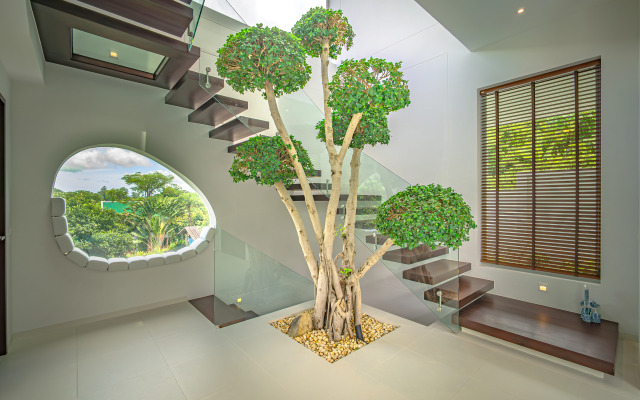 Luxury Infinity Pool Villa in Nai Harn Villa