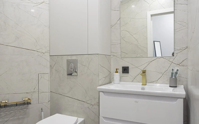 Pervy Posutochny Flat