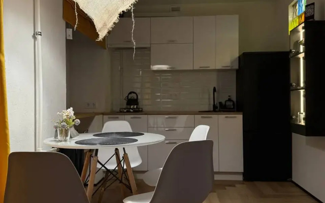 Dizaynerskaya Kvartira V Tsentre Goroda Flat