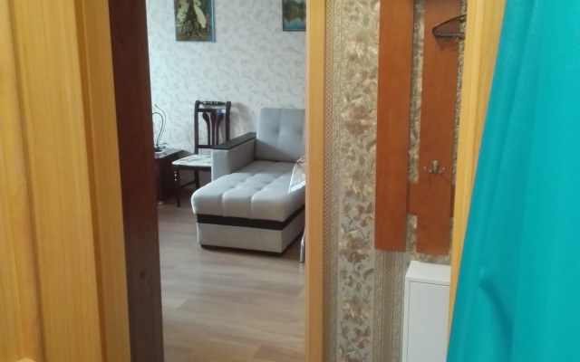 Na Dnepropetrovskoy Flat