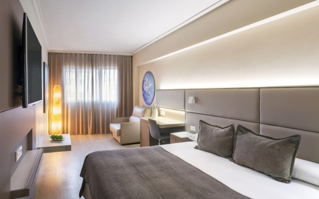 Salles Pere IV Hotel