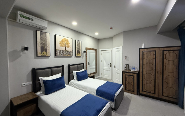 Merci Hotel