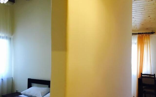 Kiaraz Start Hotel