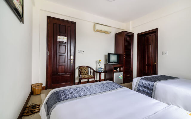 Baly Hotel
