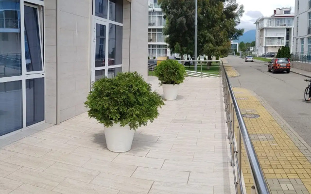 U Morya Na Bulvar Nadezhd 4/2 Flat