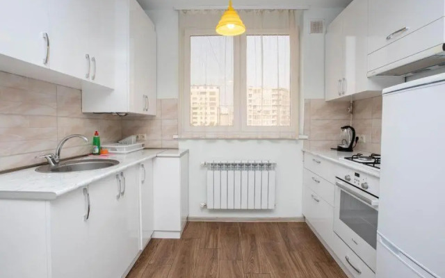 89 Tryohkomnatnaya v Serdtse Erevana Flat