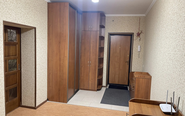 Na Adoratskogo 1 Flat