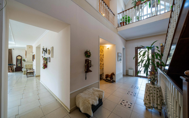 Частный дом Большой уютный коттедж с баней