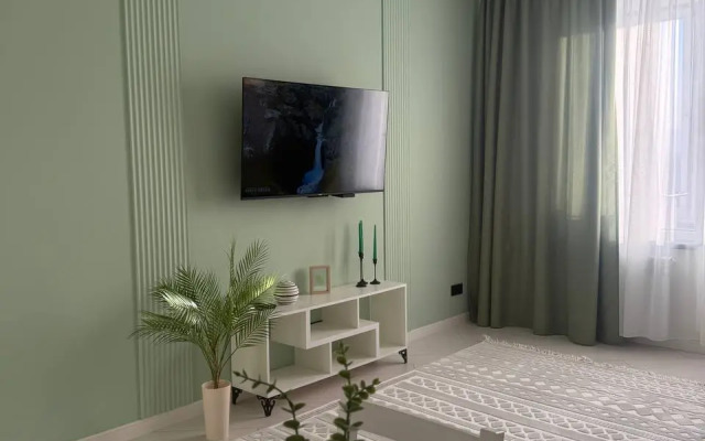 Svetlaya Uyutnaya Dvukhkomnatnaya Vozle Metro Flat