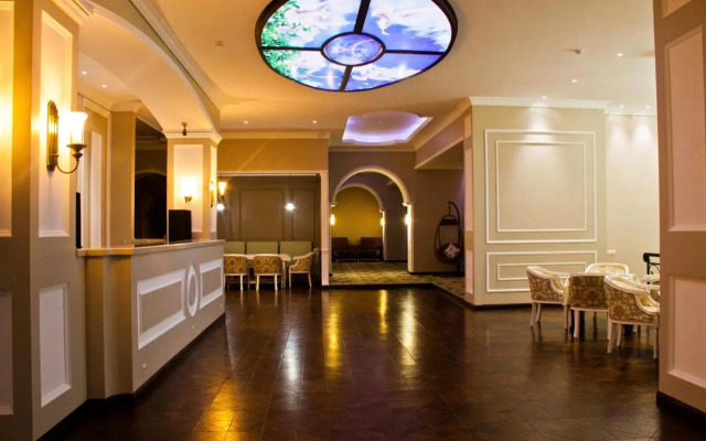Sky Luxe Hotel