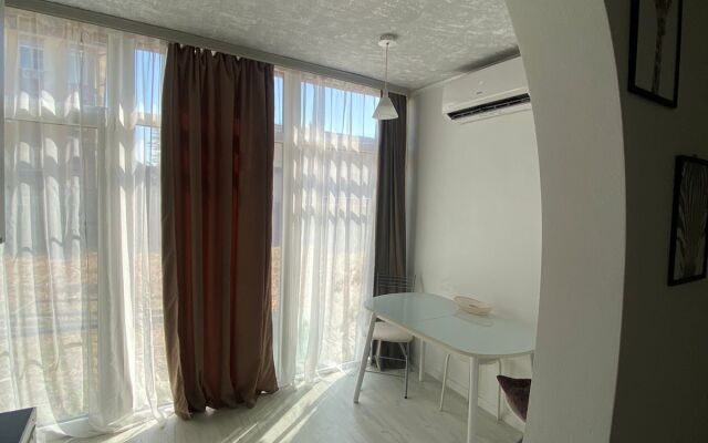 Prostornaya Studiya V Tsentre Siriusa Ot HomeHotelSochi Apartments