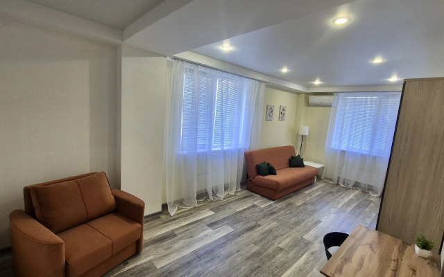 V Sovremennom Rayone Nedaleko Ot Tsentra Goroda Flat
