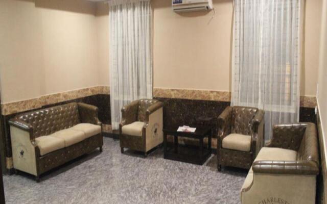 Hotel Raj Vista Suites & Convention