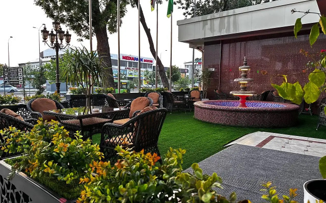 Khan Palace Hotel