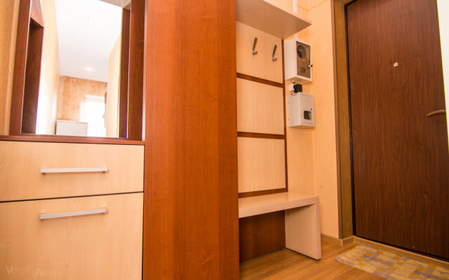 Ulitsa Oktyabrskaya 24 (flat 5) One-Bedroom Apartments