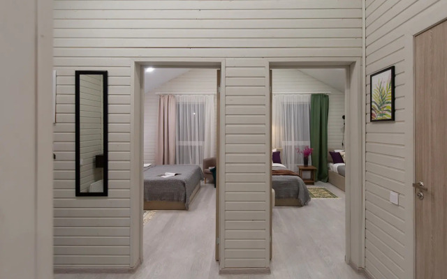 Point 371 Izumrudnyj Guest House