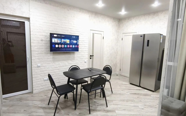 Квартира светлая новая двухкомнатная