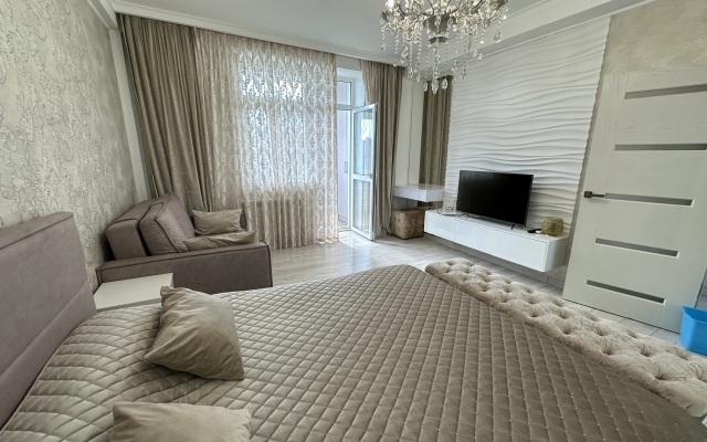Chkalova 37 na chetvertom etazhe s lodzhiey Apartments