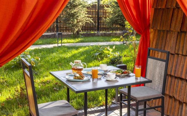 Akjola Hotel