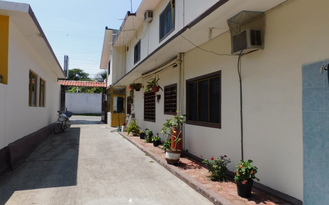 Отель Casa de Huespedes Nayomi By Rotamundos