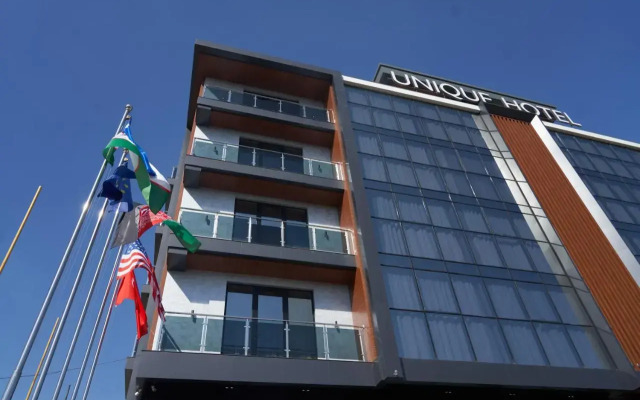 Отель Unique Airport