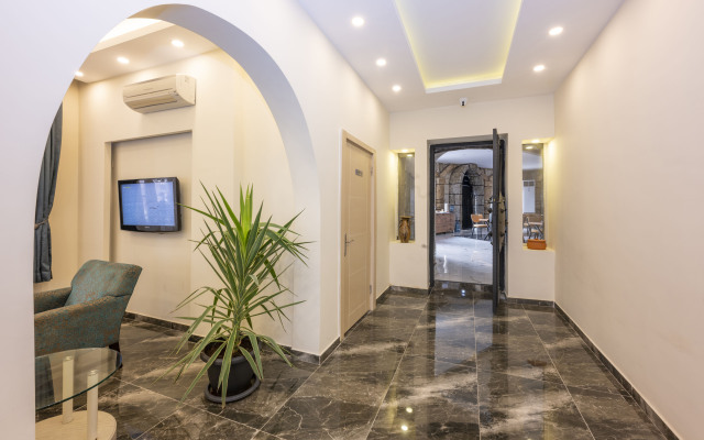 Legend Tulip Hotel