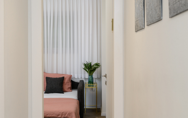 Design & Veranda Near Old City By Feelhome Apartments