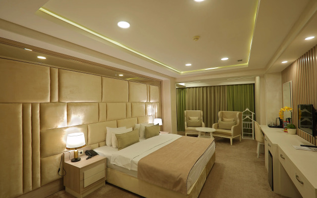 Ganjali Plaza Hotel