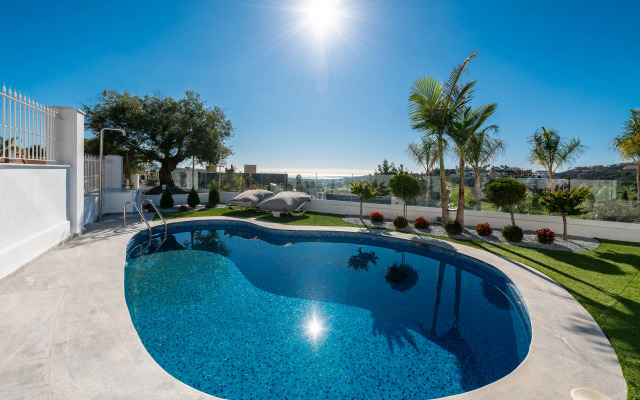 All About Villa Estrella de Oro