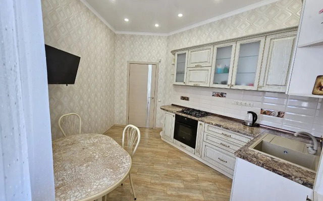 Shikarnaya Dvushka 76 Kv.m Flat
