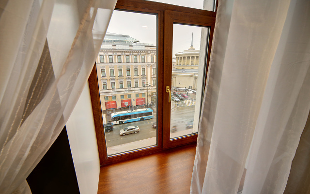 Sutki Peterburg Nevskij 81 apartment
