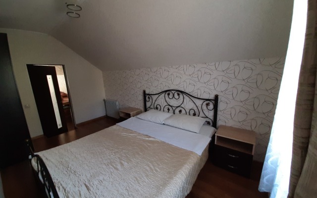 V Tsentre Sochi Apartments