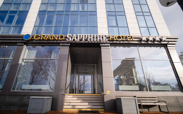 V Sovremennom Otele Grand Sapfir Ot LetoApart Apartments