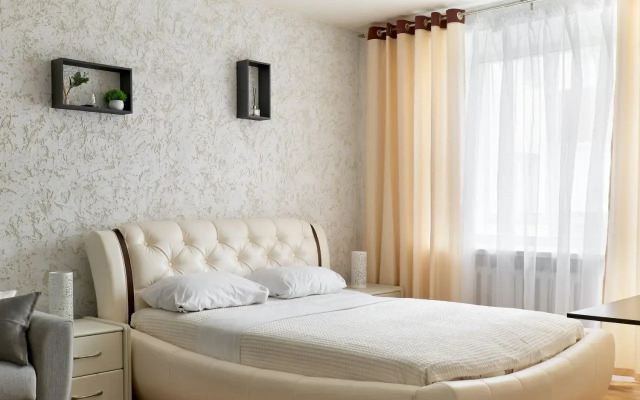 Na Ul Baumana Flat