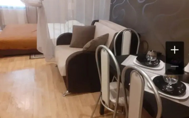 S Konditsionerom i Kaminom na Leninskom Prospekte 2+1 Flat