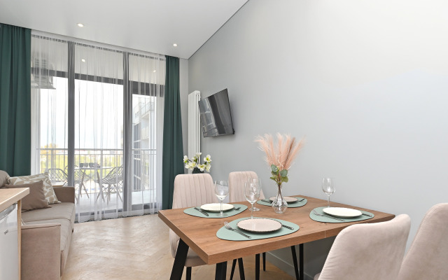 Currant TROESUTOK Apartments
