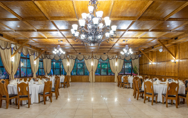 Yuzhniy dvorik Hotel